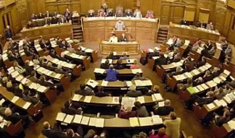 Hamburg Belediyesi Milyonları ZDF Yılbaşı Partisine Ayırıyor.   Hamburger Stadtregierung gibt Millionen für ZDF-Silvesterparty aus