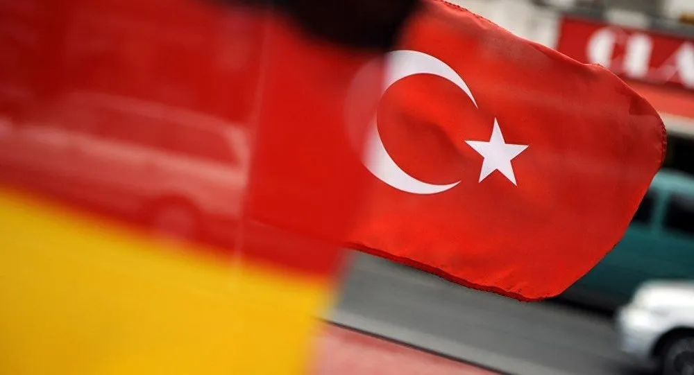 Almanya’ya gitmeye çalışan Türkler insan kaçakçılarına 10 bin Euro ödüyor!