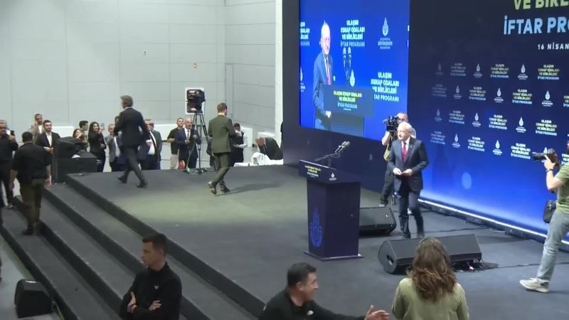 KILIÇDAROĞLU’NDAN ULAŞIM ESNAFINA: “BANA OY VERMESENİZ BİLE BEN SİZİN HAKKINIZI TESLİM EDECEĞİM. DİĞER SİYASİLER GİBİ DEĞİLİM”