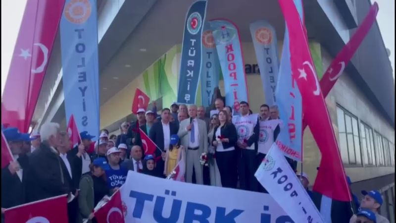 TÜRK-İŞ, TAKSİM CUMRİYET ANITI
