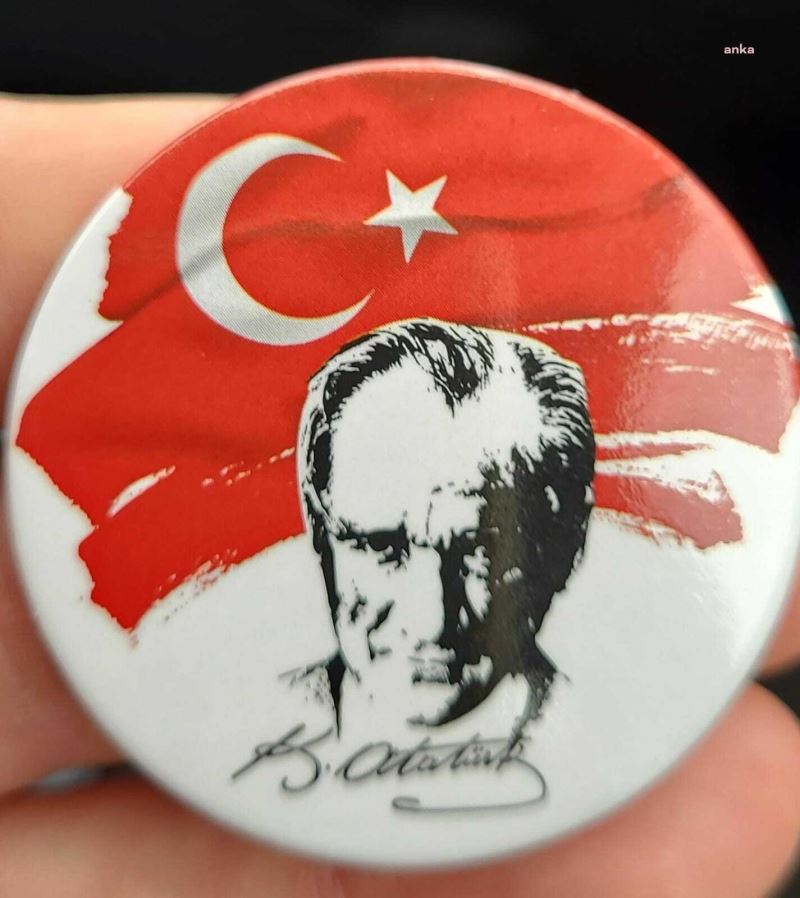 AKP, ATATÜRK VE TÜRK BAYRAKLI ROZETLERE 