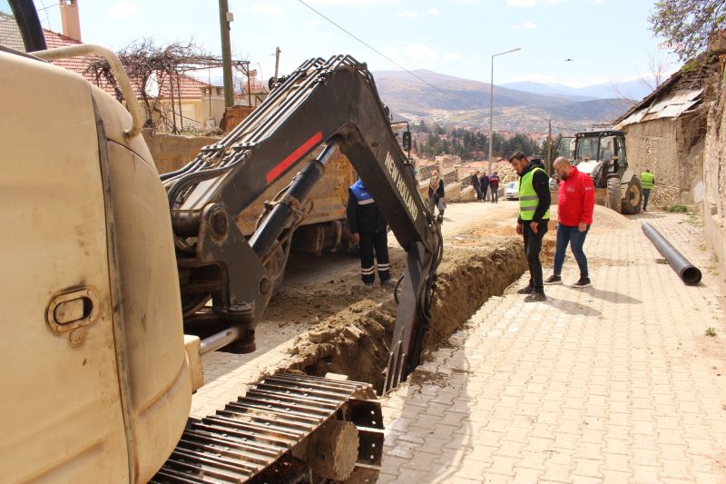 ANTALYA BÜYÜKŞEHİR BELEDİYESİ’NDEN ELMALI’DA KANALİZASYON VE ALTYAPI ÇALIŞMASI