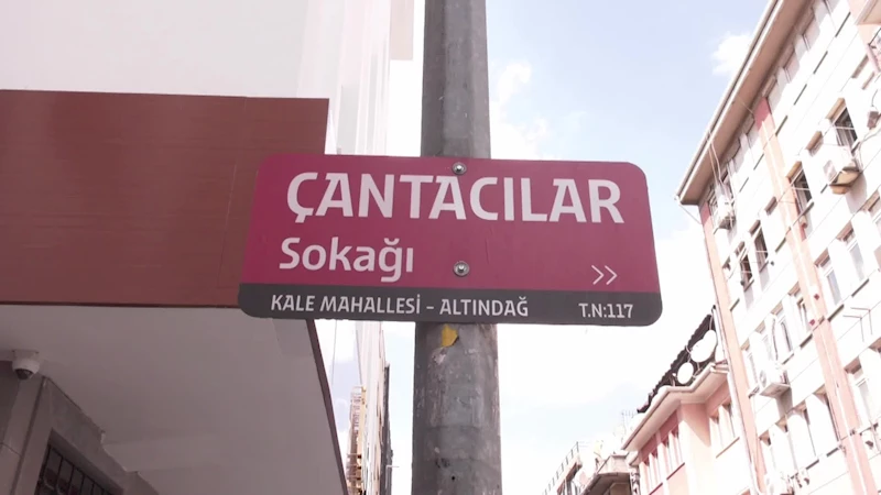 OKUL ÇANTASINDA TAMİR DÖNEMİ BAŞLADI. ÇANTA SATICISI: “BUGÜNLERDE BURANIN İNSAN KAYNAMASI LAZIM. 54 YILDIR SEKTÖRDEYİM. BÖYLE BERBAT GÖRMEDİM”