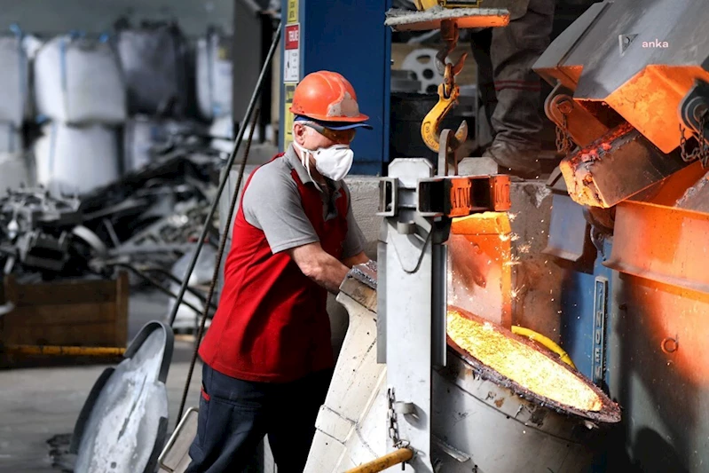 TÜİK: SANAYİ ÜRETİMİ TEMMUZDA AYLIK YÜZDRE 0,4  ORANINDA GERİLEDİ