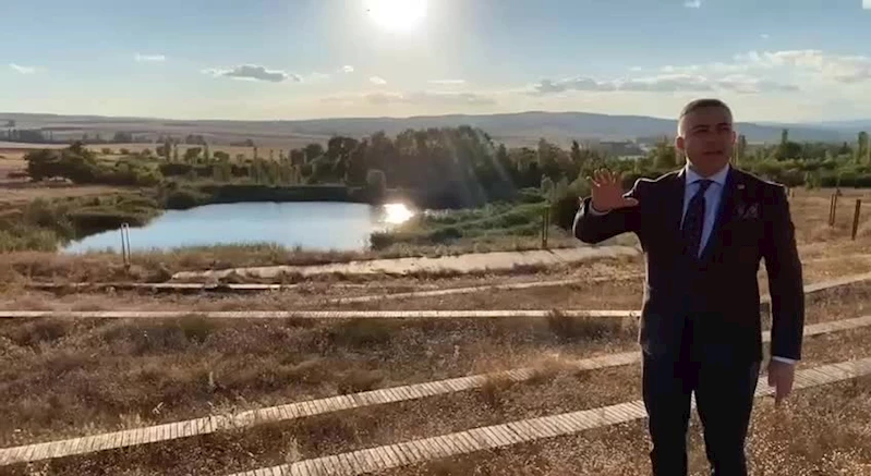 MEHMET TAHTASIZ’DAN ÇORUM ARKEOPARK ÇAĞRISI: “BURALARI TURİZME KAZANDIRALIM VE BİR AN ÖNCE BURALARA GEREKLİ DEĞERİ VERELİM”