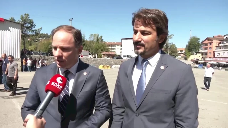 CHP’Lİ MİLLETVEKİLLERİ MADENCİ RAMAZAN YILDIRIM’IN CENAZESİNDE... YAVUZYILMAZ: “YETERLİ İŞÇİ SAYISI BULUNAMADIĞI İÇİN GÜVENLİK ZAFİYETİ ORTAYA ÇIKTI VE BU KAZA GERÇEKLEŞTİ”