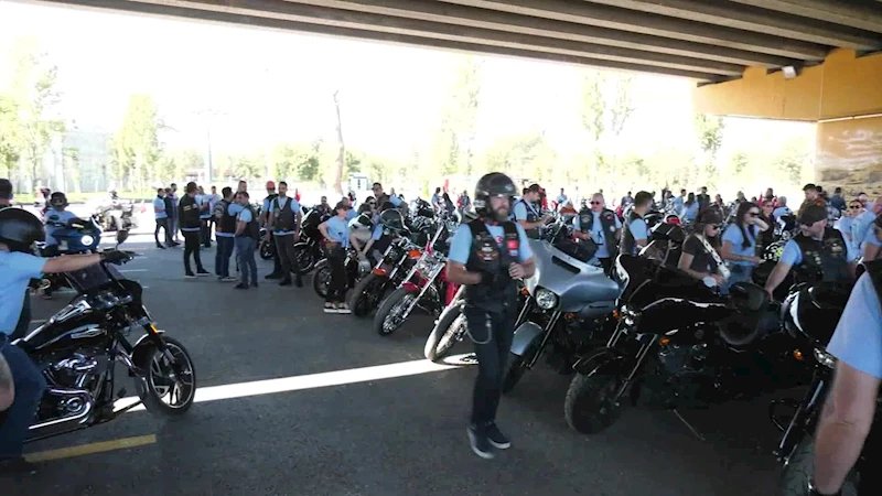 BAŞKENTTE 300 MOTOSİKLET TUTKUNUNDAN, 