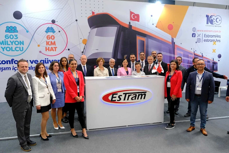 FUARDA ESTRAM STANDINA BÜYÜK İLGİ