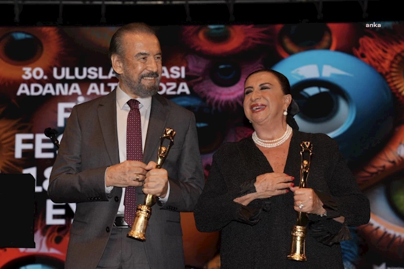 ALTIN KOZA’DA ONUR ÖDÜLLERİ PERRAN KUTMAN VE CİHAN ÜNAL’A VERİLDİ