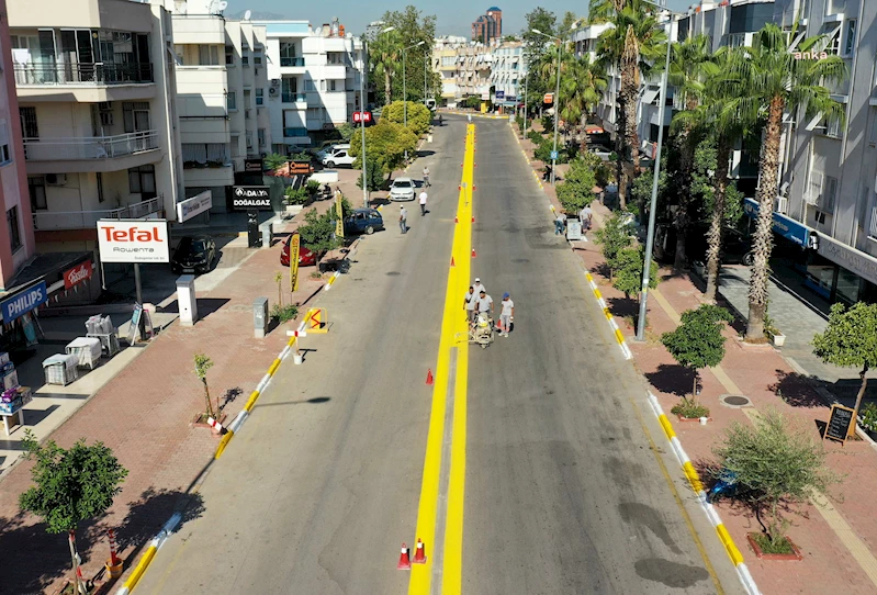MURATPAŞA’DA YOL ÇİZGİLERİ YENİLENİYOR