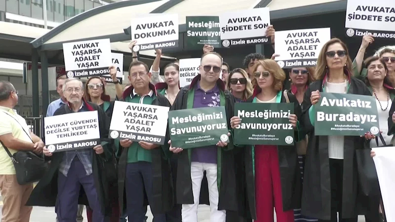İZMİR BAROSU, AVUKATA ŞİDDETİ PROTESTO ETTİ... BARO BAŞKAN YARDIMCISI DALKIRAN: “AVUKATA YÖNELİK SALDIRI, YURTTAŞIN SAVUNMA HAKKINA YÖNELİK SALDIRIDIR”