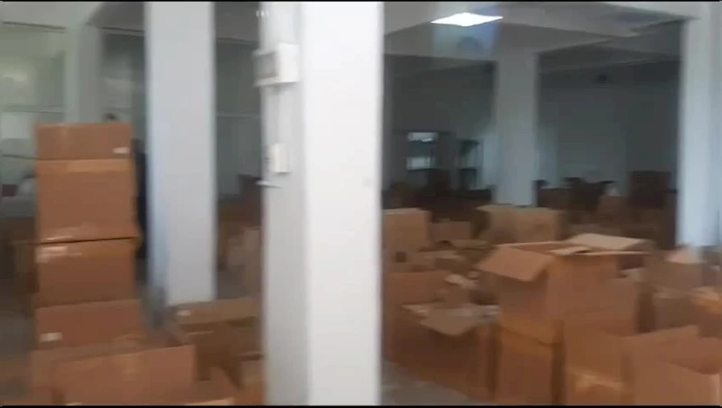  İSTANBUL’DA PİYASA DEĞERİ YAKLAŞIK 40 MİLYON LİRA OLAN ÜNLÜ MARKALARA AİT GİBİ GÖRÜNEN 26 BİN ŞİŞE SAHTE PARFÜM ELE GEÇİRİLDİ 