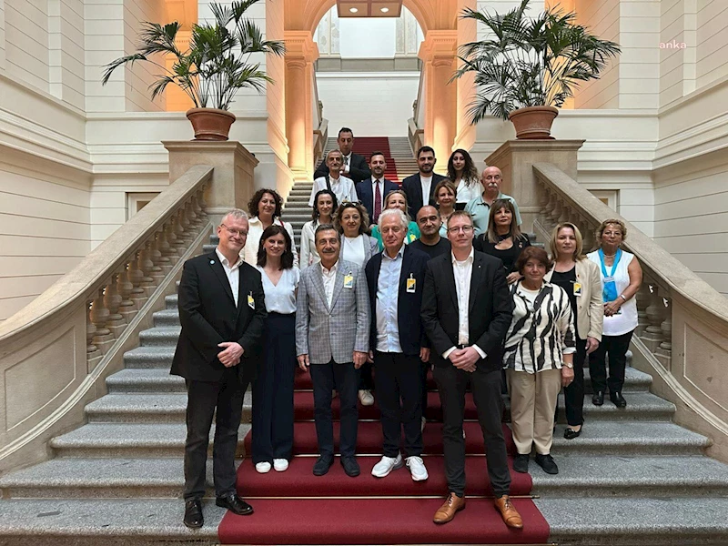 TEPEBAŞI BELEDİYE BAŞKANI ATAÇ BERLİN’DE ÖRNEK ÇALIŞMALARI ANLATTI