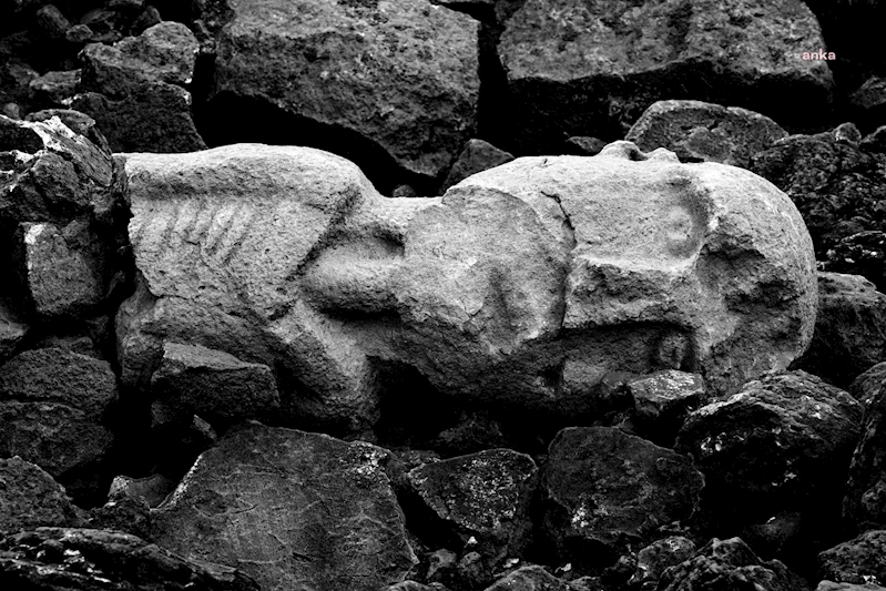 TARİHİN SIFIR NOKTASINDA İLK BOYALI HEYKEL BULUNDU