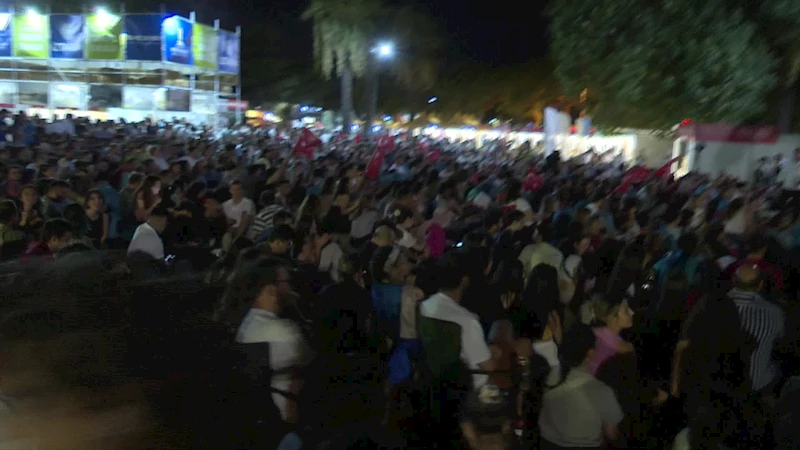 BAŞKAN SOYER “SULTANLARIN” ZAFERİNİ GENÇLERLE İZLEDİ... SOYER: “İYİ Kİ SULTANLARIMIZ VAR”