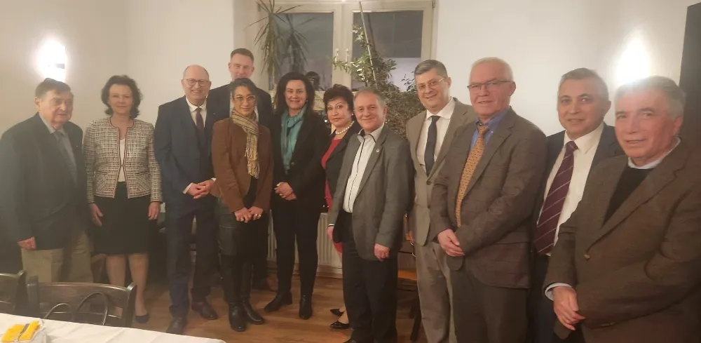 Eğitimde Şans Eşitliği: Bavyera Türk Toplumu Derneği Uzmanlar Toplantısı Düzenledi