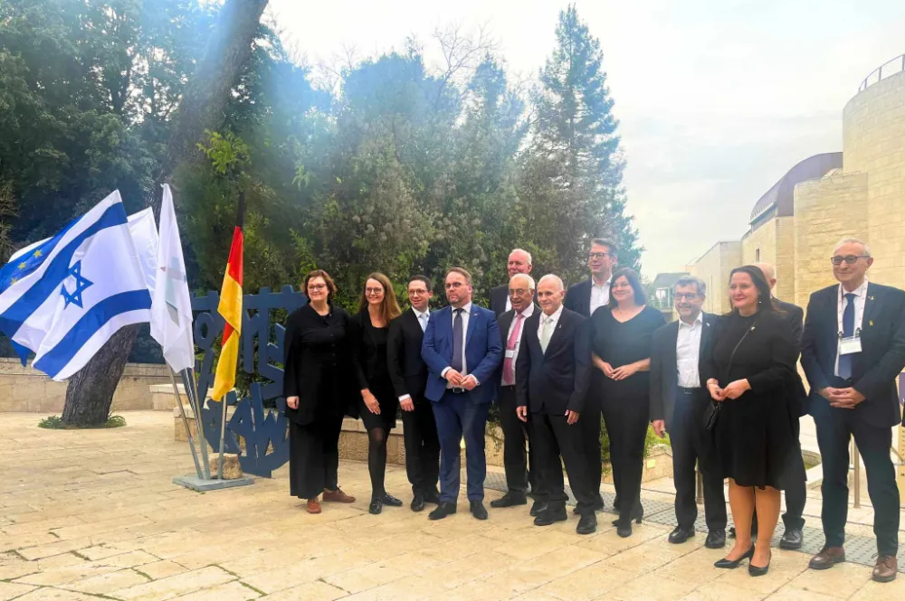 Wissenschaftssenatoru Fegebank, İsrail