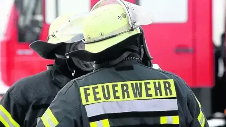 Jahresbericht 2023 der Feuerwehr Hamburg:  Einsatzzahlen weiterhin auf hohem Niveau, weniger Brandtote, neuer Spitzenwert beim Personal