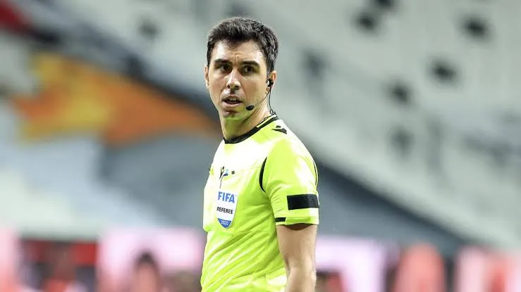 Galatasaray-Fenerbahçe derbisinde hakem Arda Kardeşler düdük çalacak