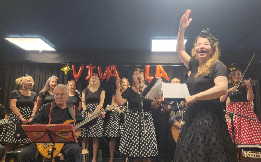 VIVA LA POP İlk Konserinde Coşturdu