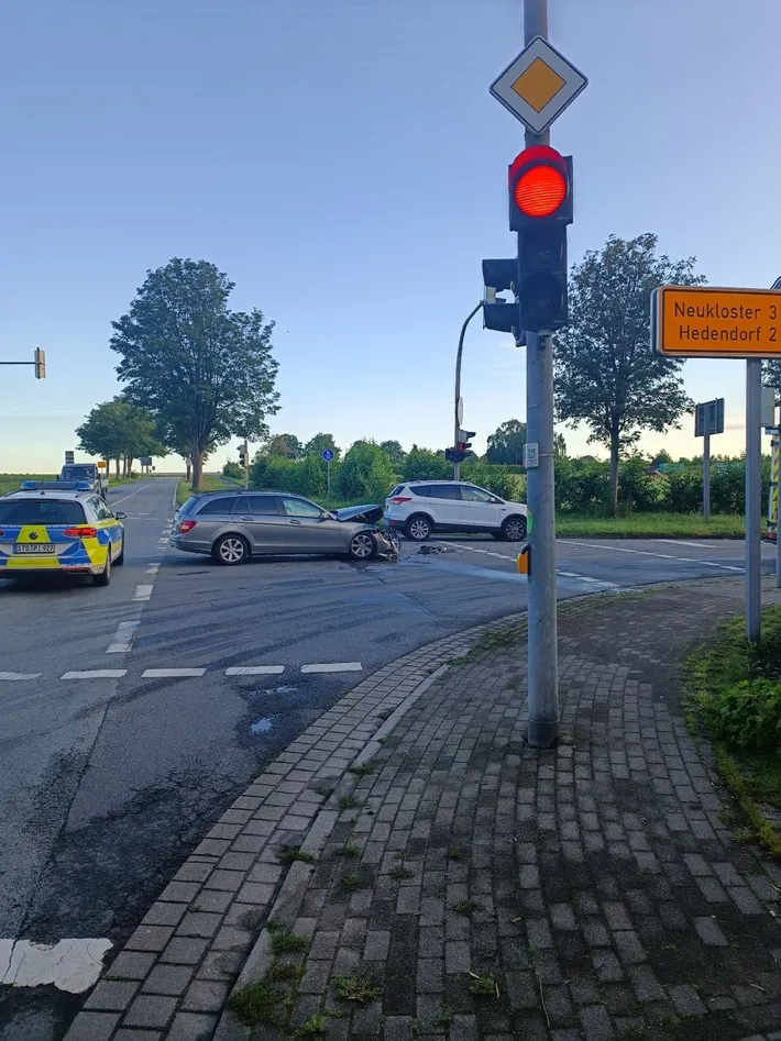 Apensen: Unfall mit zwei Leichtverletzten