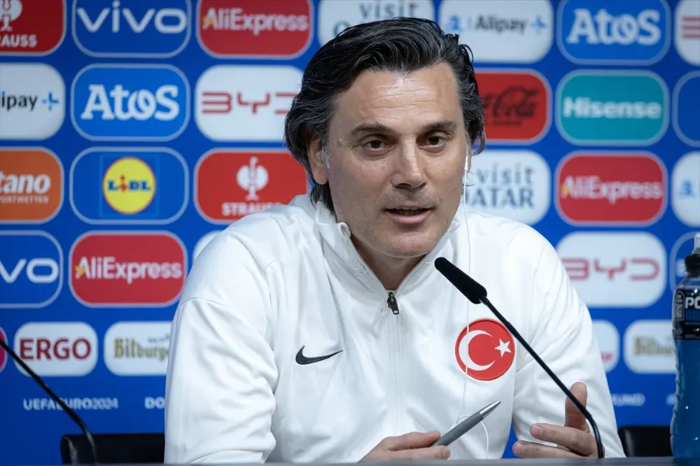  A Milli Futbol Takımı Teknik Direktörü Vincenzo Montella: 