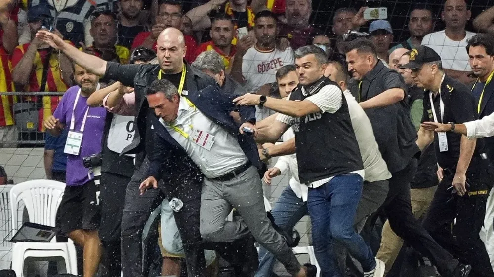 Göztepe - Fenerbahçe maçında Ali Koç