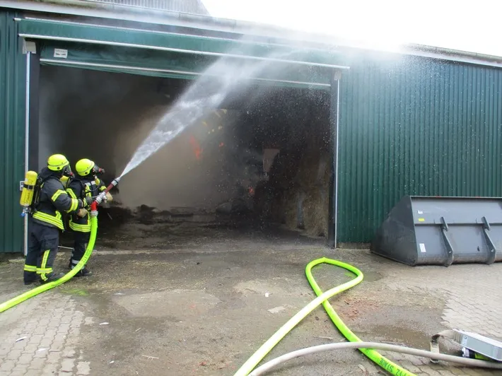 Großfeuer in Assel - 150 Feuerwehrleute im Einsatz