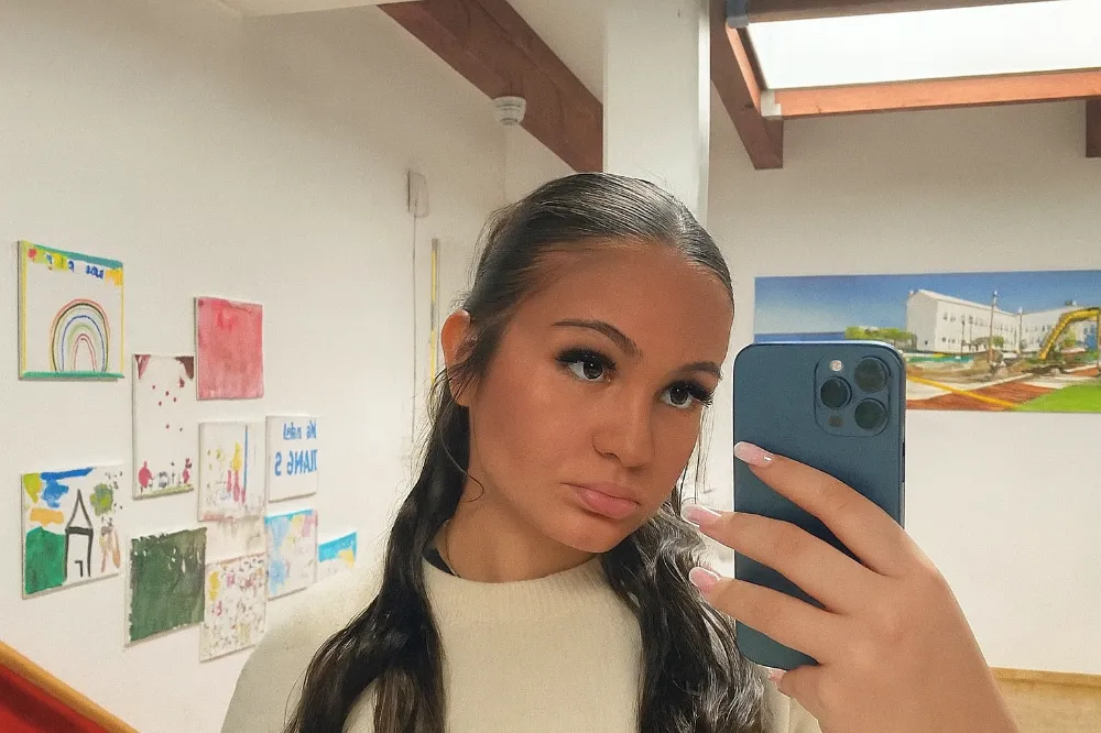 Hamburg’da 14 Yaşındaki  Elanur Kırkgöz : Diyabet Hastası Genç Kızdan Saatlerdir Haber Alınamıyor