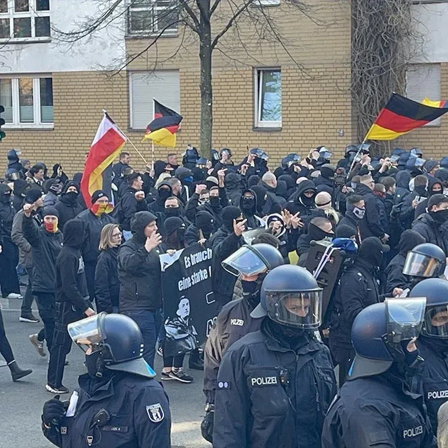 Berlin’de yüzlerce Neonazi yürüyüş yaptı