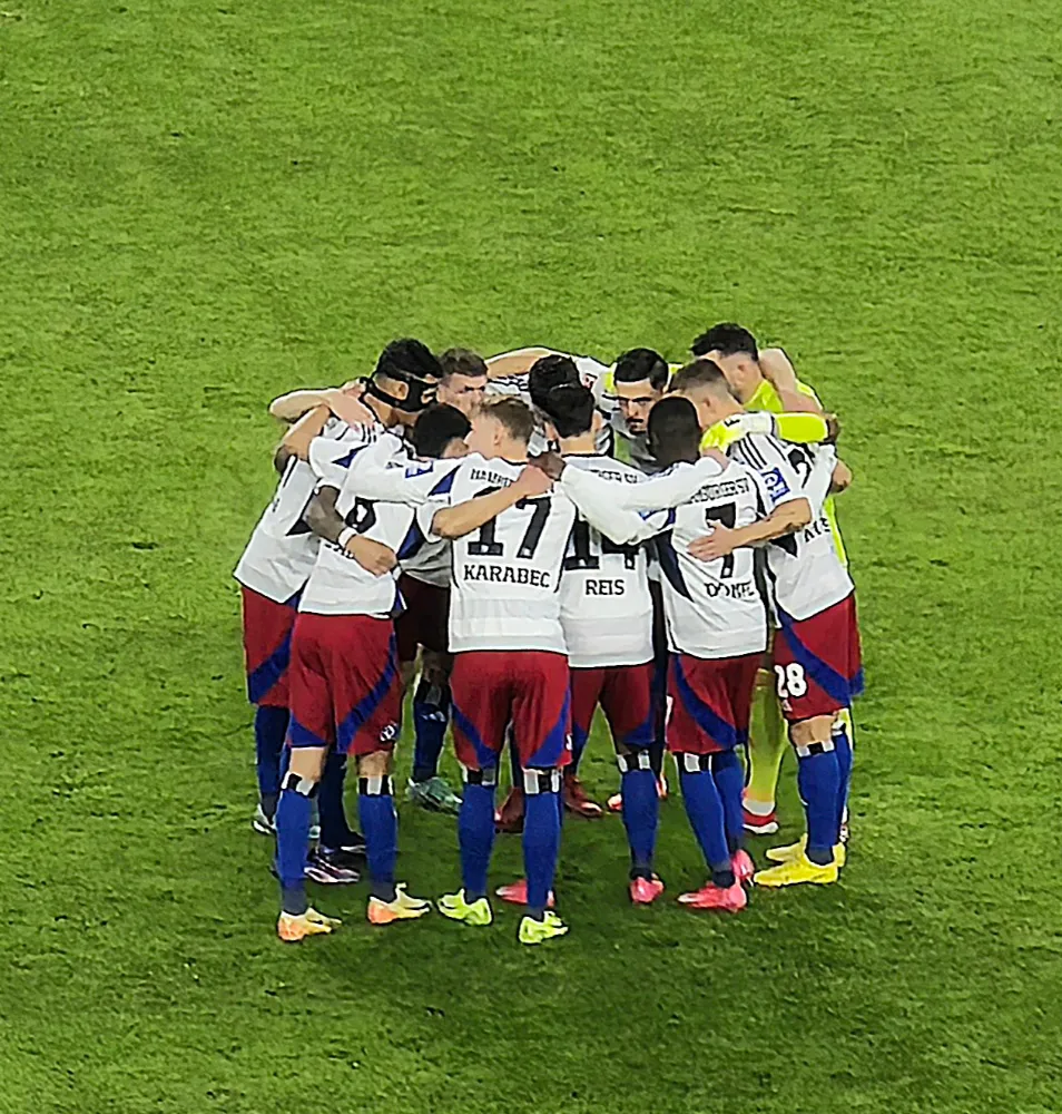 HSV, Volksparkstadion’da KSC’ye Boyun Eğdi: 1-2