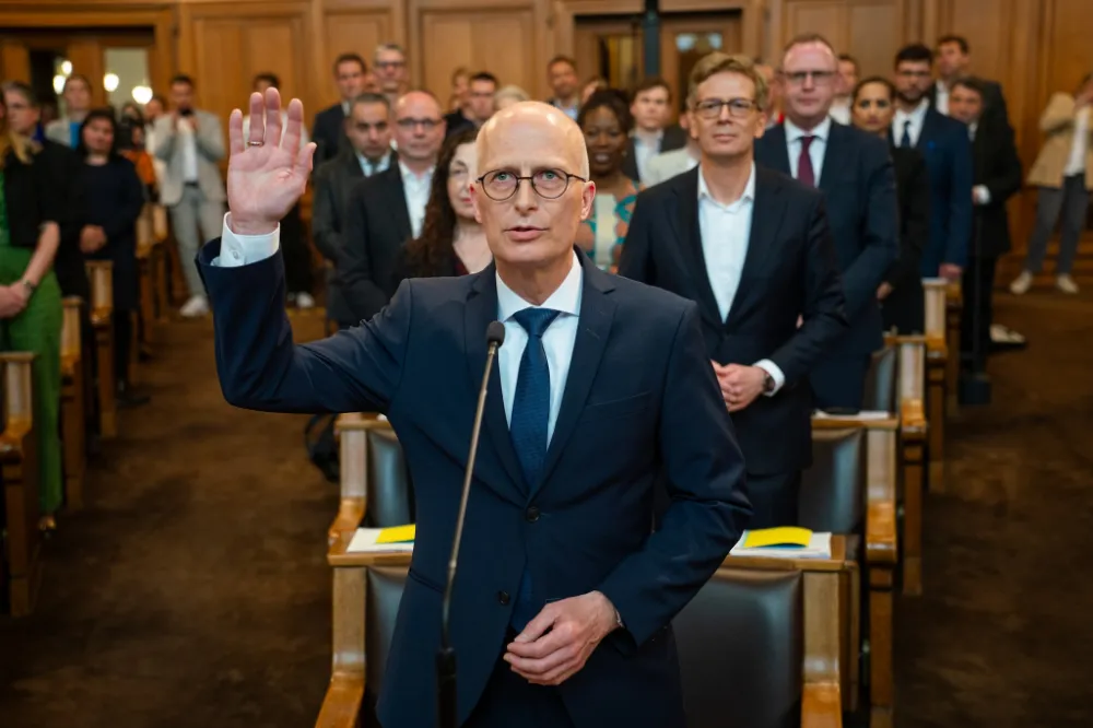 Dr. Peter Tschentscher yeniden Belediye Başkanı 