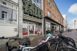 Lübeck Halk Eğitim Merkezi’nde Mezuniyet Sevinci: 13 Kişi ESA Diplomasını Aldı
