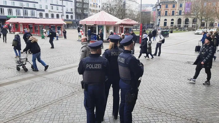 Bremen Merkez İstasyonu’nda Geniş Çaplı Polis Denetimi
