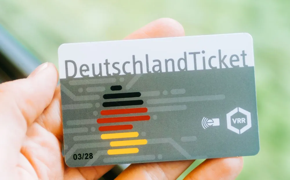 Hamburg’da Ücretsiz Öğrenci Bileti Büyük İlgi Gördü