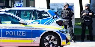 Hamburg’da U-Bahn İstasyonunda Silah Sesleri – Şüpheli Polis Kontrolünden Kaçtı
