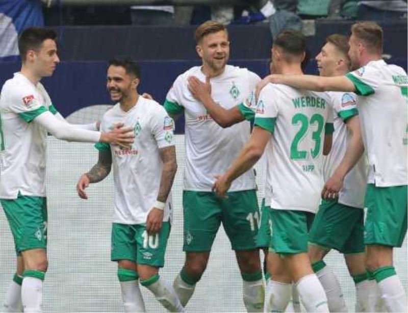 2. Liga: Werder stürzt Schalke von der Spitze - HSV siegt in Regensburg