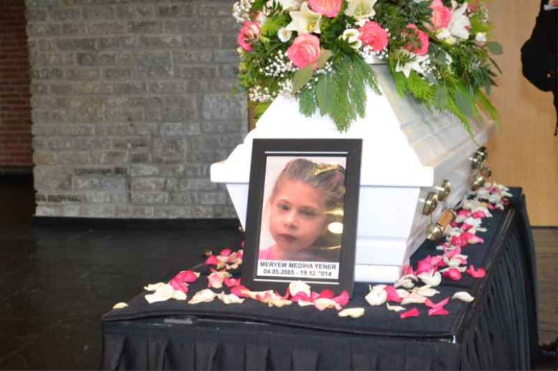 9 Yaşındaki Meryem gözyaşlarıyla toprağa verildi.