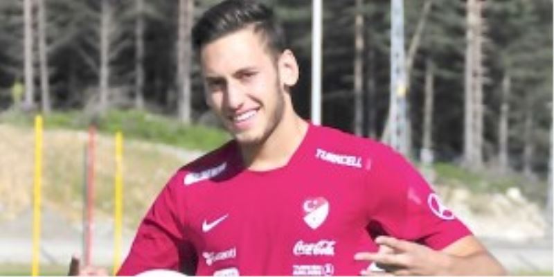 HAKAN ÇALHANOĞLU TÜRKİYE’Yİ SEÇTİ