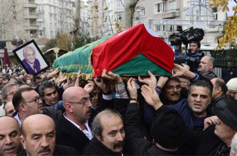 Adnan Şenses son yolculuğuna uğurlandı