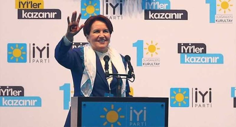 Akşener, bin 60 delegenin oyuyla yeniden genel başkan seçildi