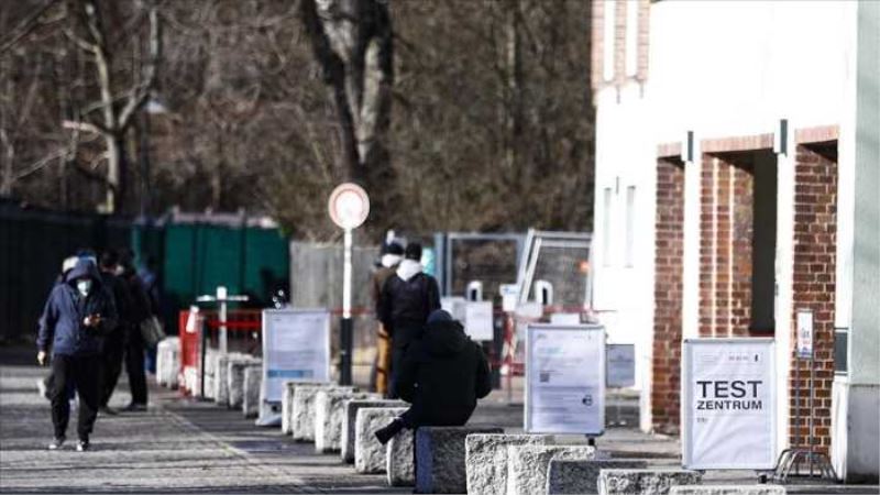 Almanya Sağlık Bakanı Spahn, yoğun bakımdaki Kovid-19 hastası sayısının çok hızlı arttığını söyledi