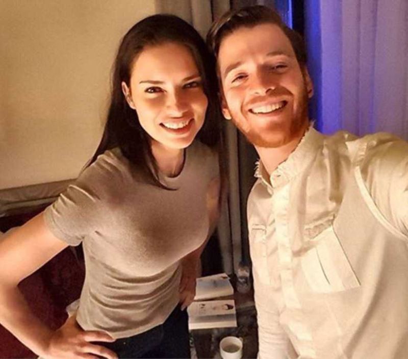 Aşk mı reklam mı bilinmez ama…