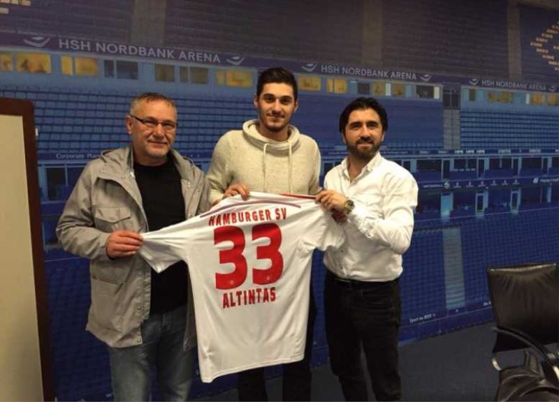Batuhan Altıntaş, Hamburg ile 2 yılı opsiyonlu 4 yıllık mukaveleye imza attı