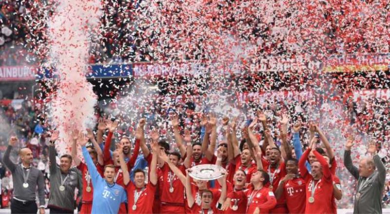  Bayern Münih 2014-2015 sezonunu 79 puanla tamamlayarak şampiyon oldu