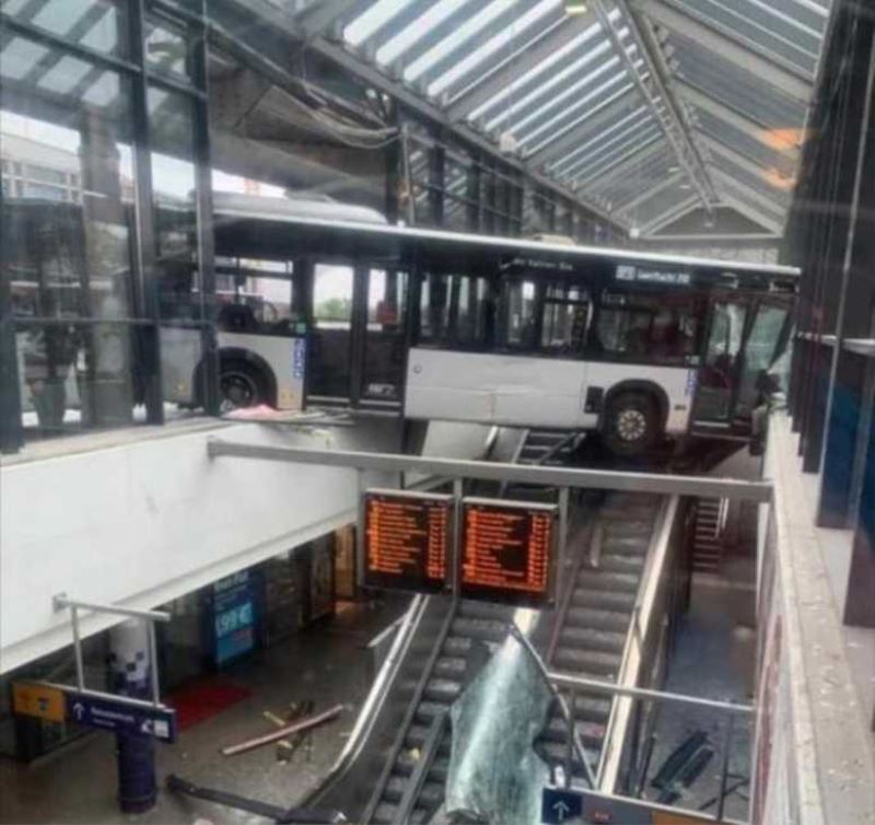 Bergedorf’da otobüs kazası