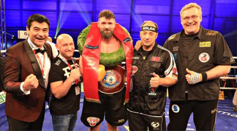 Bülent Başer’in boksörü Avrupa şampiyonu oldu   