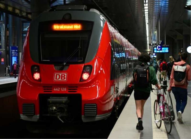 Deutsche Bahn sieht Neun-Euro-Ticket nach drei Monaten als 