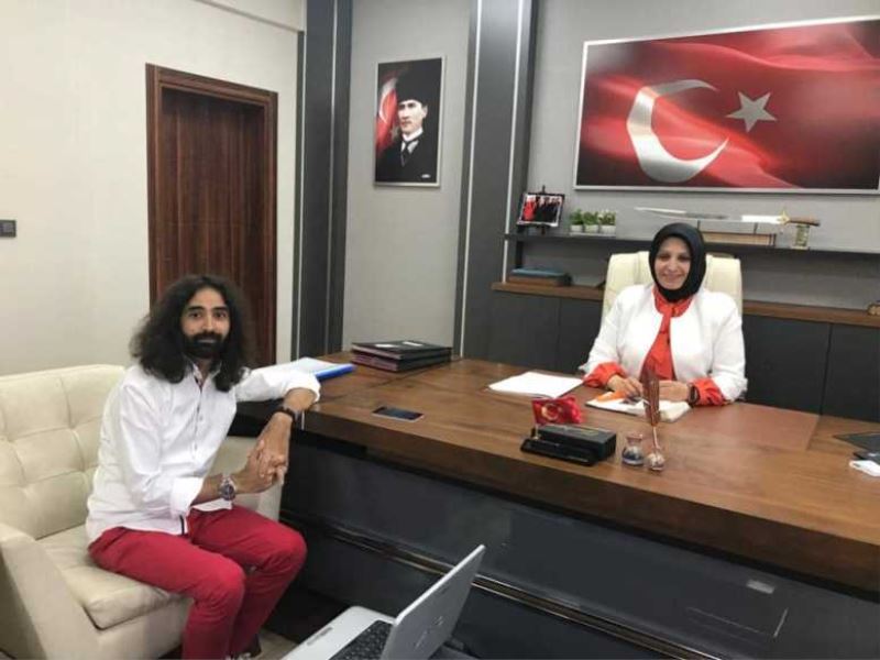FAZİLET DURMUŞ: EĞİTİM, ŞAHSİYETLİ BİREYLER YETİŞTİRME SANATIDIR!