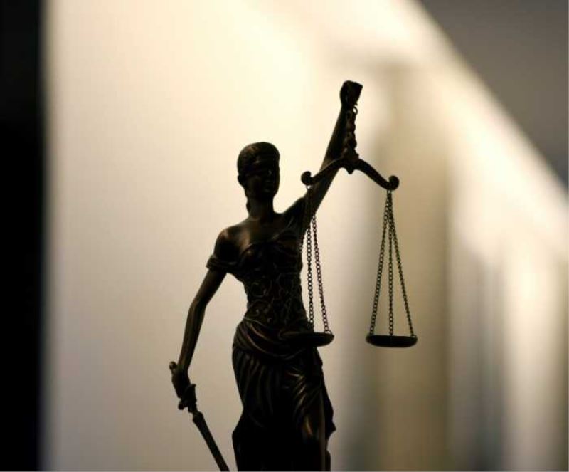 Haftstrafe für 20-Jährige in Stuttgart wegen tödlichen Überrollens von Mann